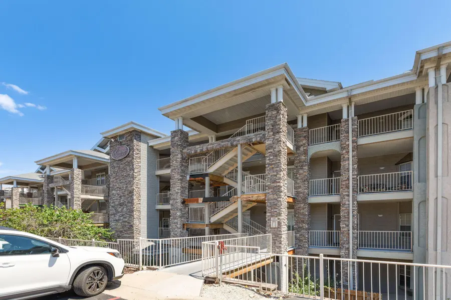 200 Glory RD #D2, Branson, MO 65616