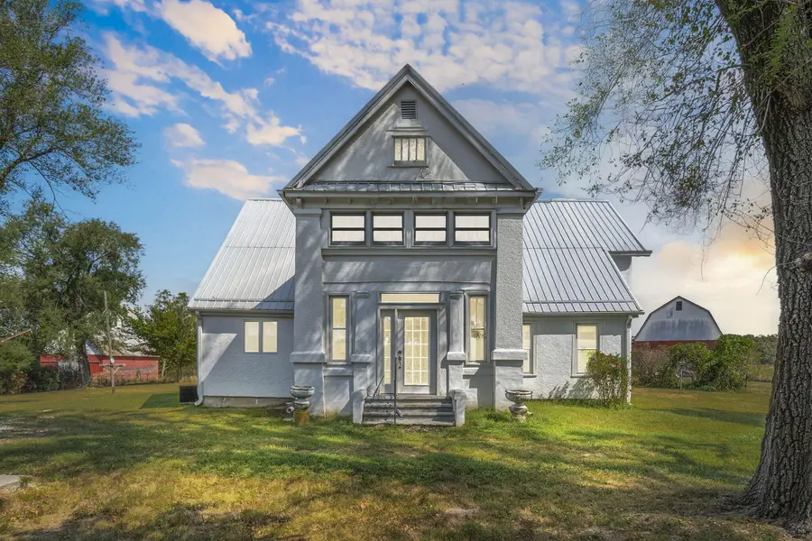 16311 Sunburst Road, Lebanon, MO 65536