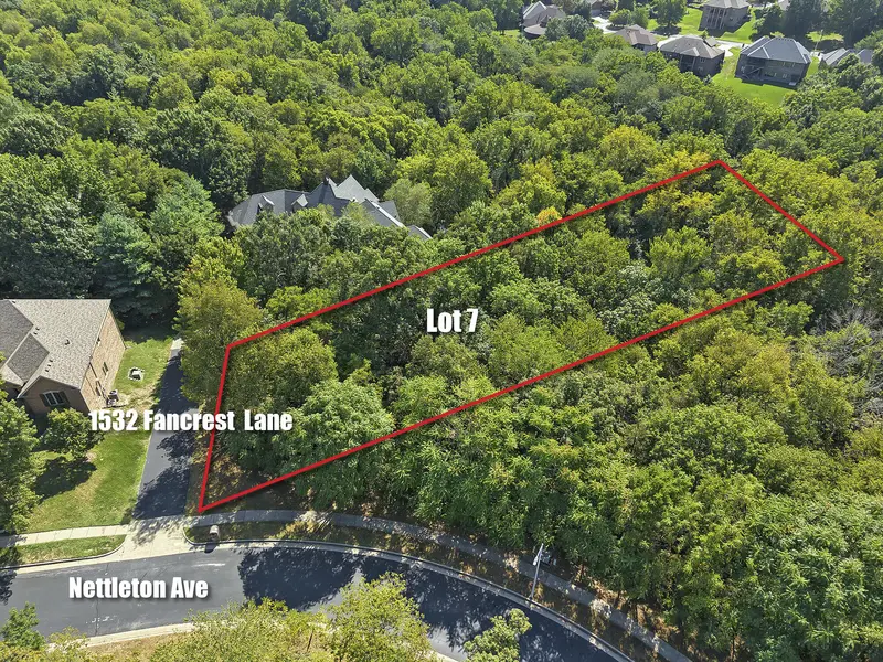 1532 W Fancrest LN, Springfield, MO 65810