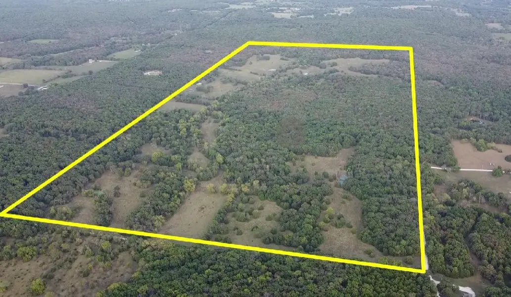 476 E 380th RD, Dunnegan, MO 65640