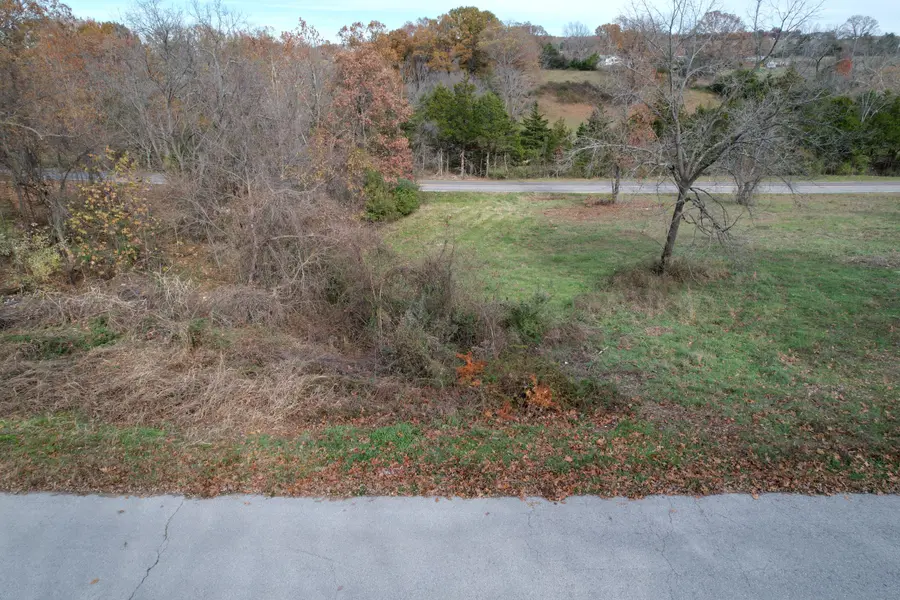 10 Rodeo LN, Ava, MO 65608