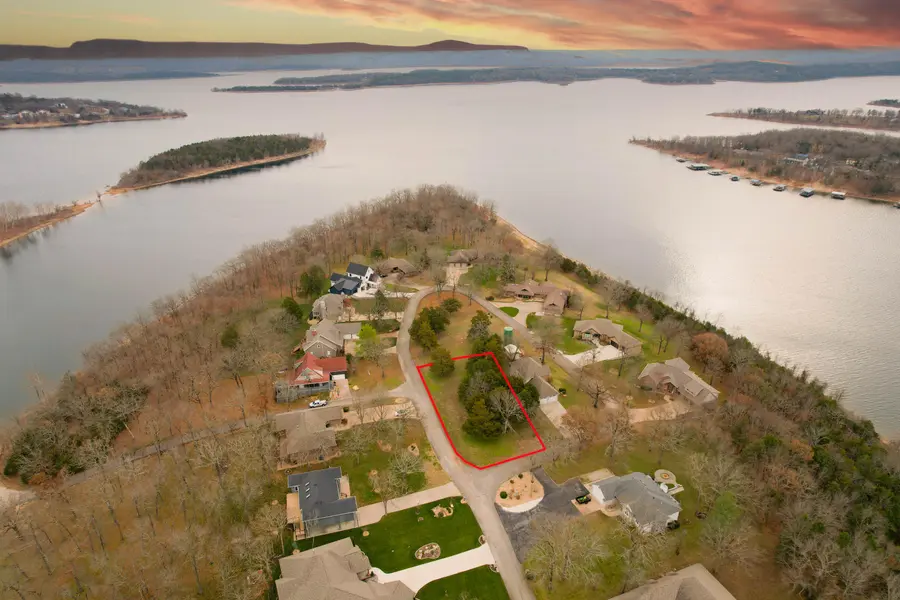 148 Water Point LN, Branson West, MO 65737