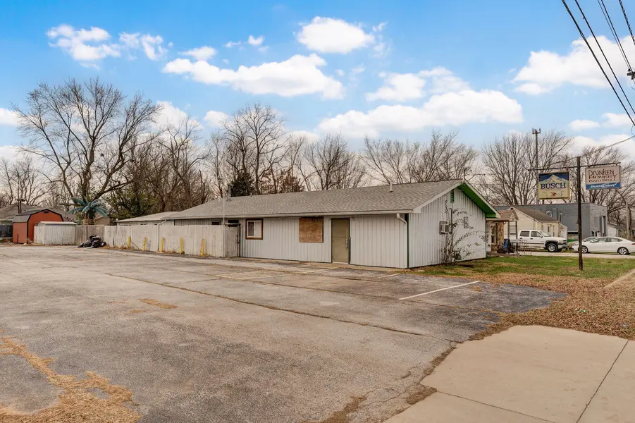 1816 W Division ST, Springfield, MO 65802