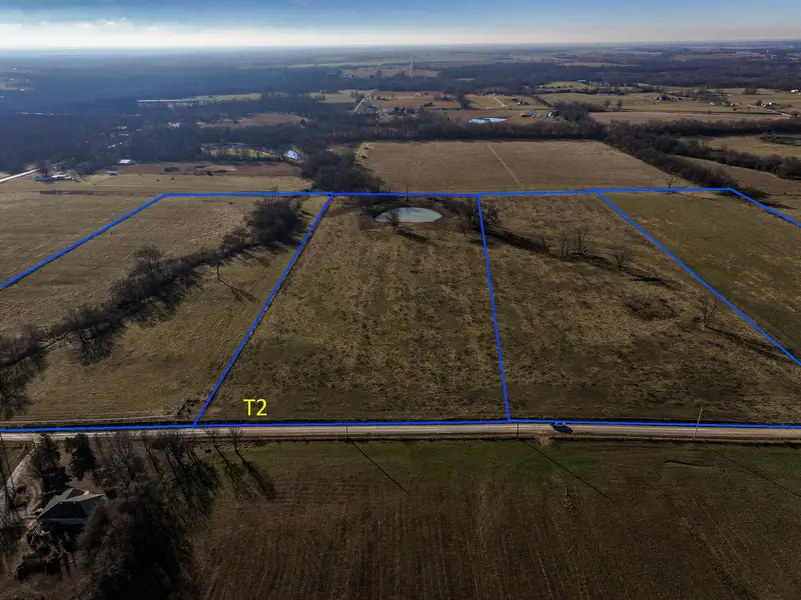 T2 E Logan RD, El Dorado Springs, MO 64744