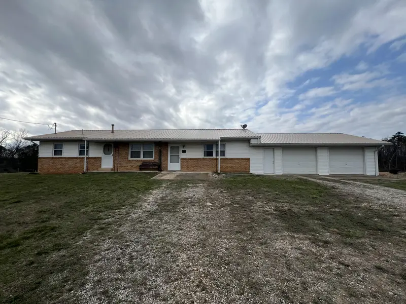 8103 County Road 455, Birch Tree, MO 65438