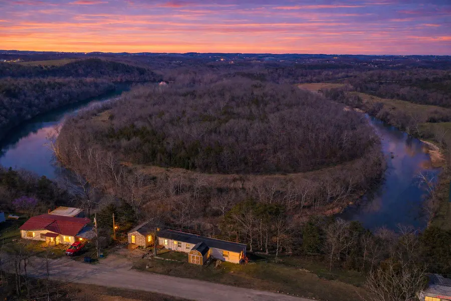 8006 Cliff DR, Merriam Woods, MO 65740