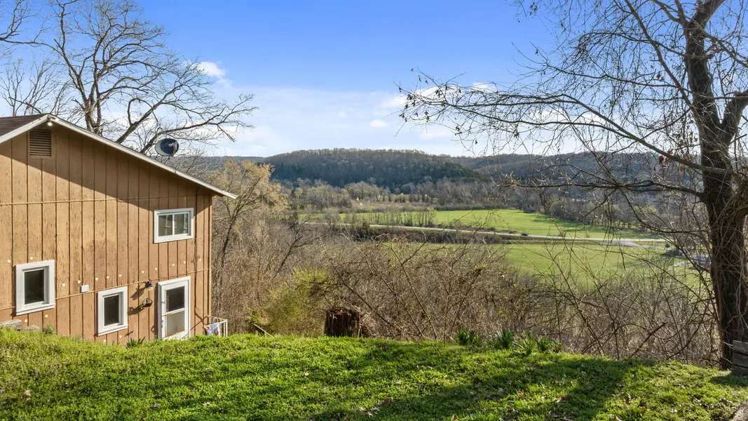 300 Summit LN, Noel, MO 64854