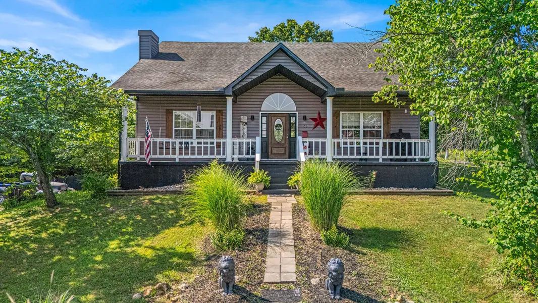 105 Pennycuick DR, Mountain View, MO 65548