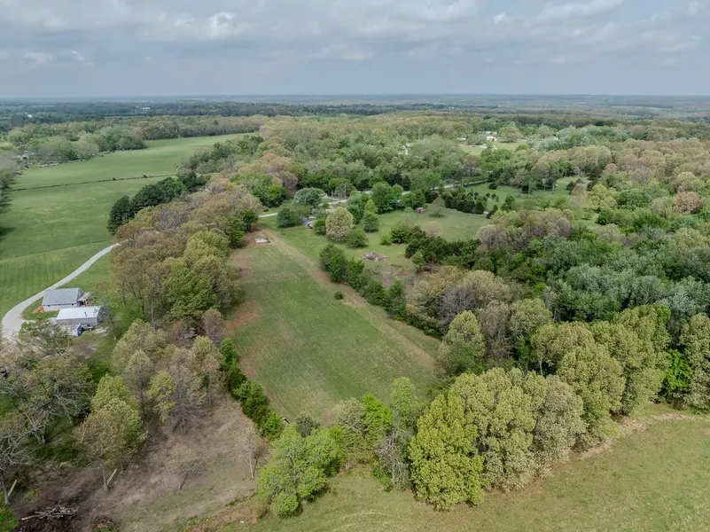 530 Sundance DR, Sparta, MO 65753