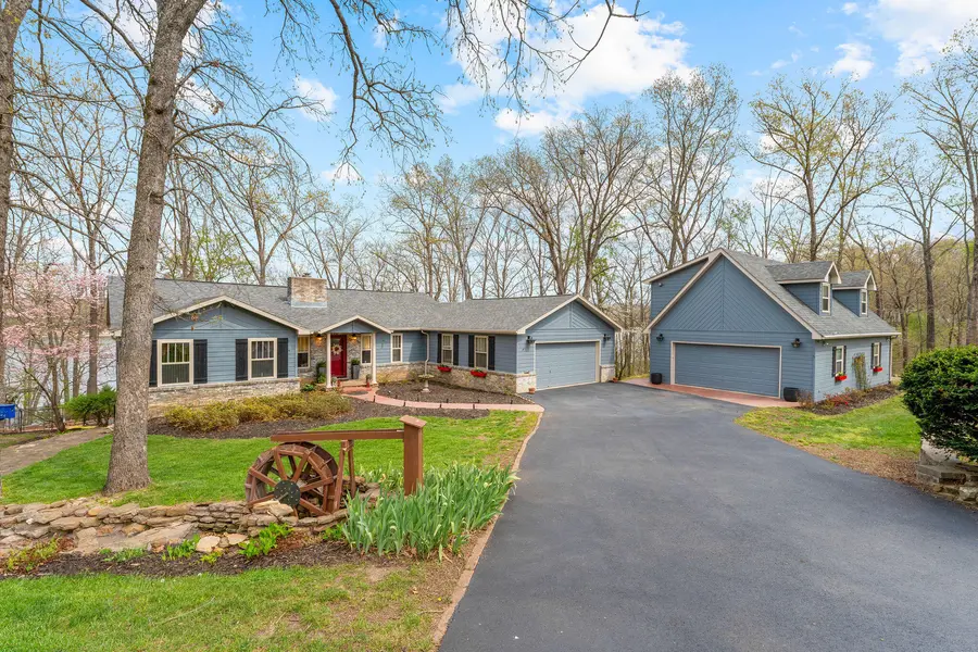 26884 Pine Bluff LN, Golden, MO 65658