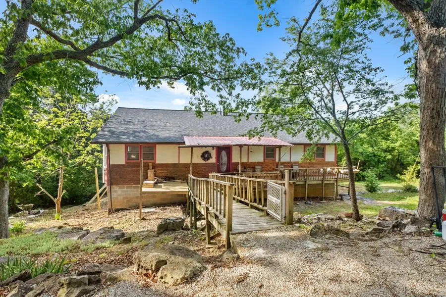 27466 Redbud LN, Eagle Rock, MO 65641