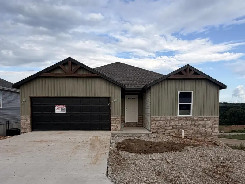900 Shorthorn LN, Marshfield, MO 65706