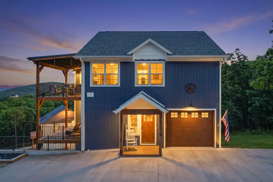1 Grand DR, Blue Eye, MO 65611