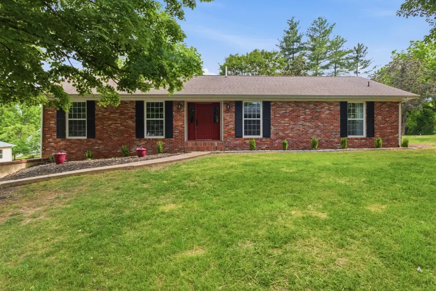 1326 W Broadway ST, West Plains, MO 65775
