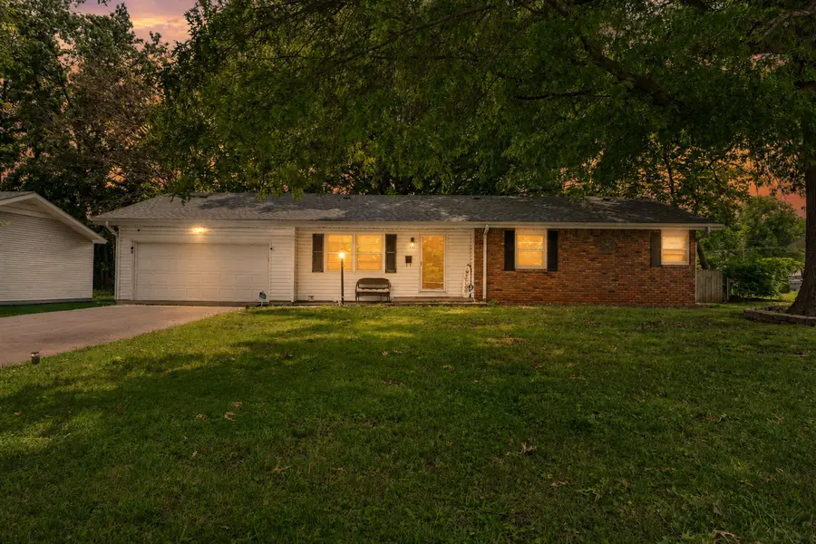 730 W Sylvania ST, Springfield, MO 65807