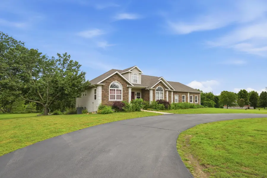 2355 S County Lane 124, Carthage, MO 64836