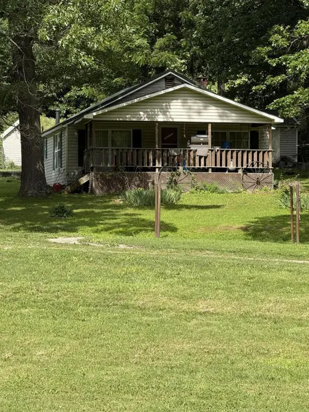 10256 Otter DR, Neosho, MO 64850