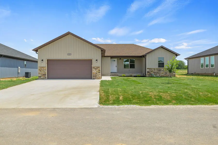 420 Beavertail RD, Ash Grove, MO 65604