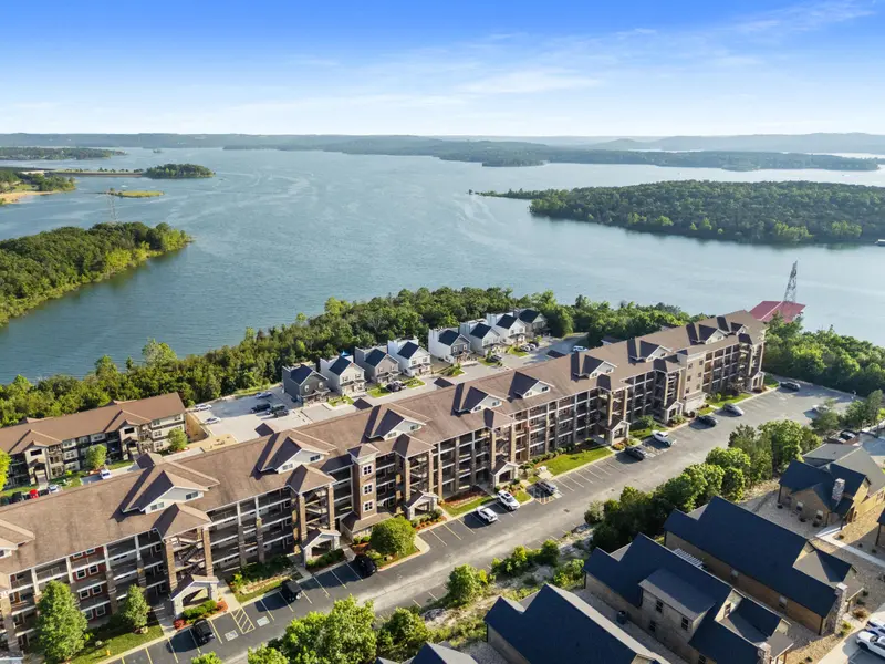 200 Majestic DR #Apt 415, Branson, MO 65616