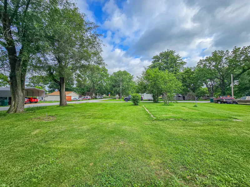 18800 2nd AVE, Wheatland, MO 65779