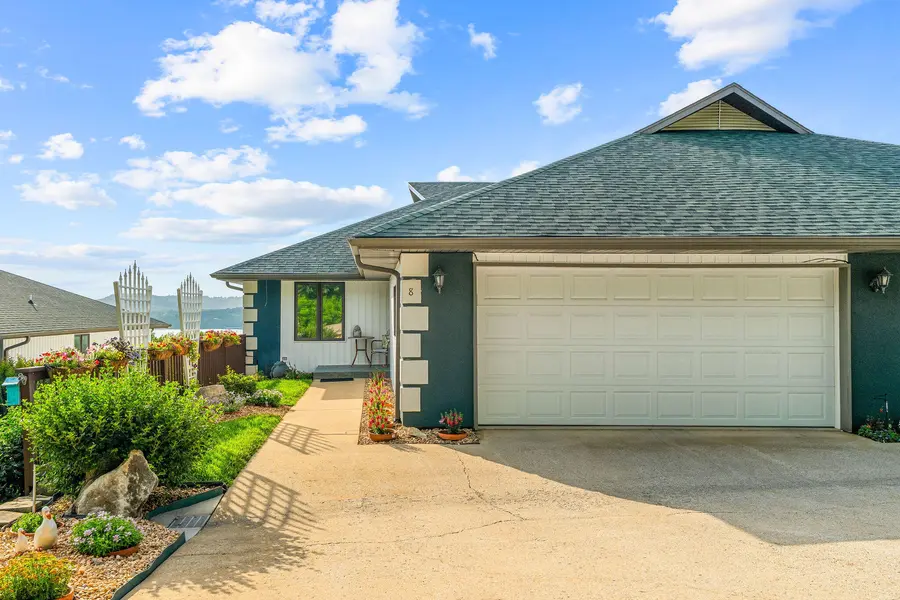 201 Point Seven RD #8, Kimberling City, MO 65686