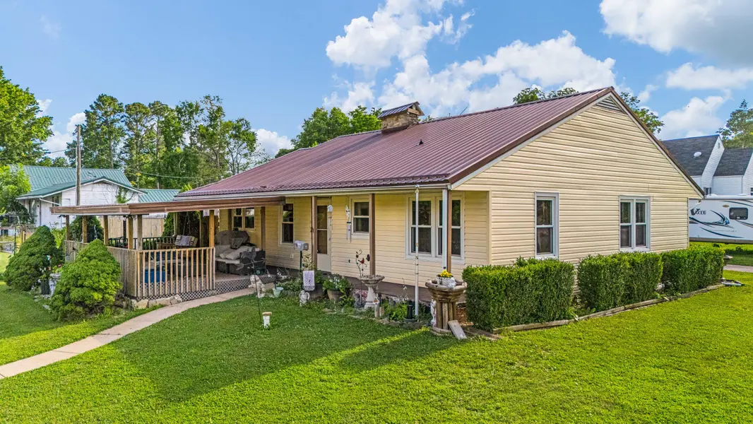 705 Augusta ST, Houston, MO 65483