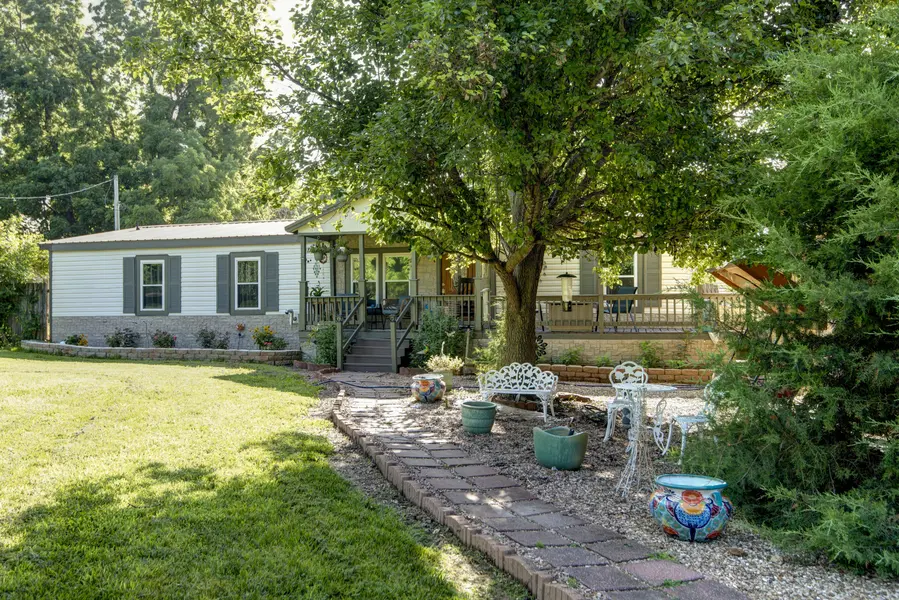 824 N Walnut ST, Pierce City, MO 65723