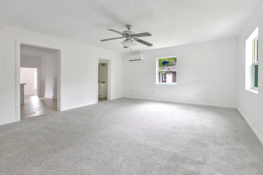 205 W 5th ST, Pineville, MO 64856