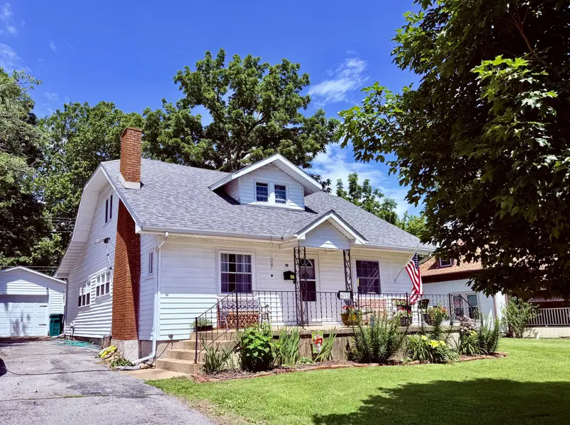 615 N Maple AVE, Mountain Grove, MO 65711