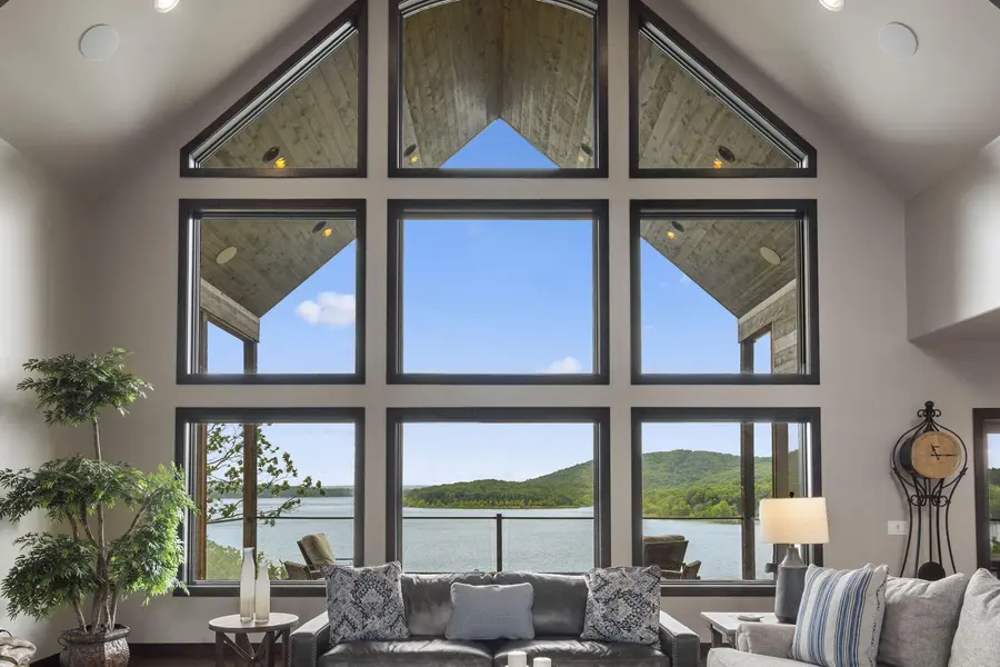 894 Discovery Bay DR, Shell Knob, MO 65747