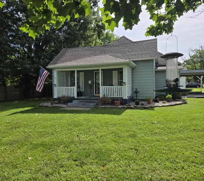830 S Park AVE, Aurora, MO 65605