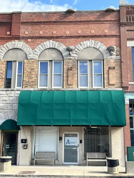 402 E Broadway ST, Monett, MO 65708