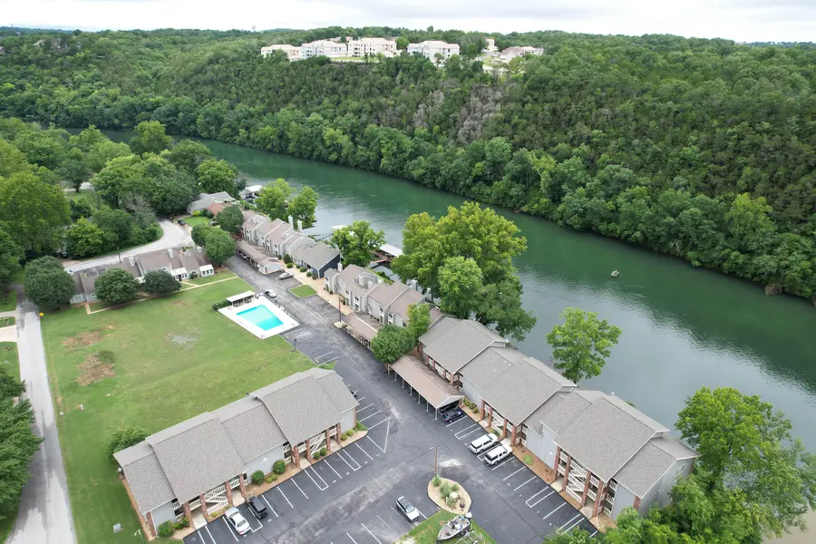 146 River Point RD #7, Hollister, MO 65672