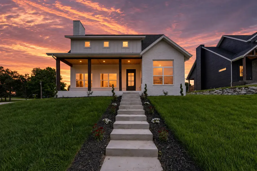 2033 E Will ST, Republic, MO 65738