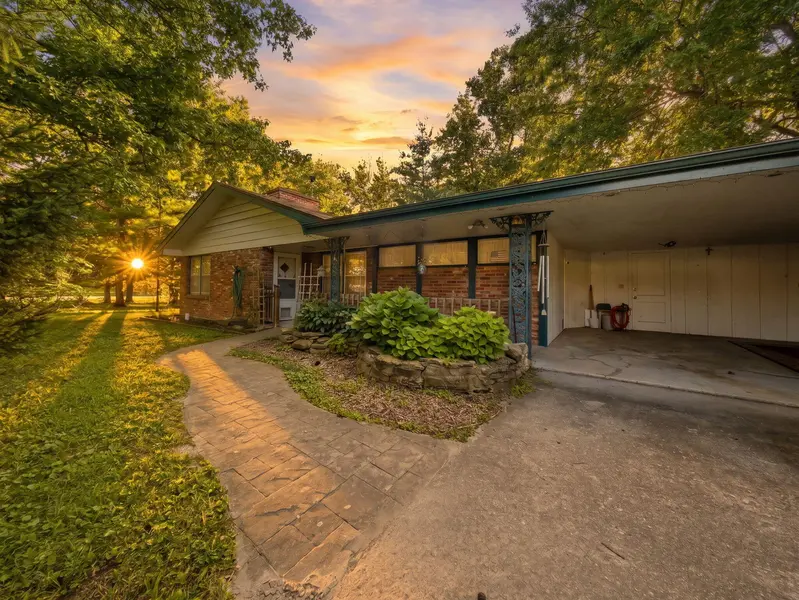 703 N Marshall ST, Marshfield, MO 65706