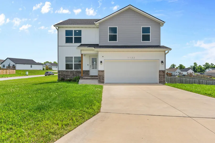 1122 E Lakota ST, Nixa, MO 65714