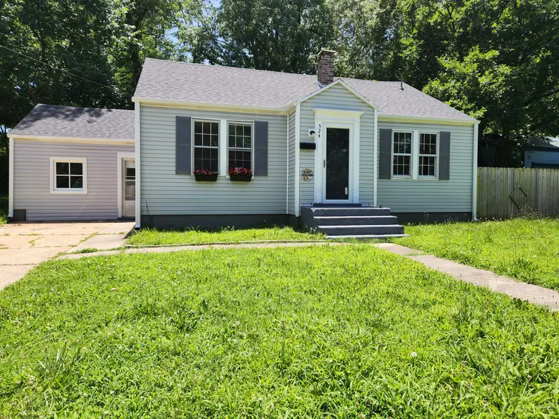 524 W Jackson ST, Marshfield, MO 65706