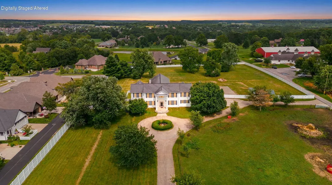 1132 N Farm Road 185, Springfield, MO 65802