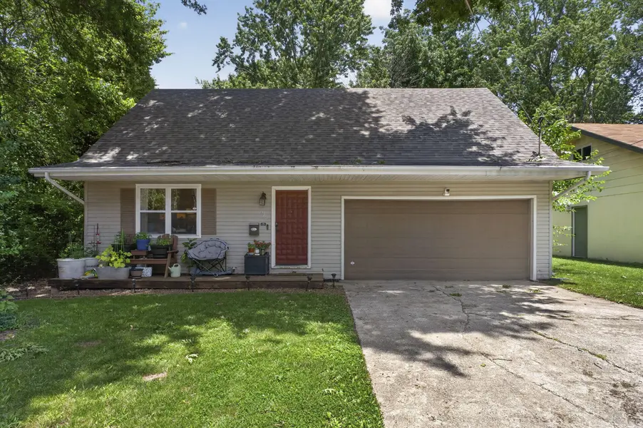 207 E Berkeley ST, Springfield, MO 65807