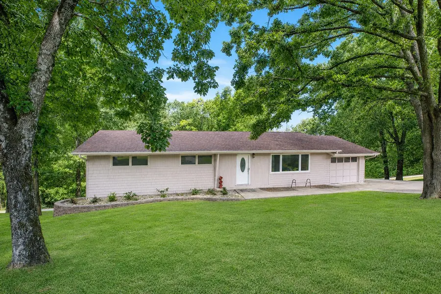 35 Hilltop LN, Branson, MO 65616