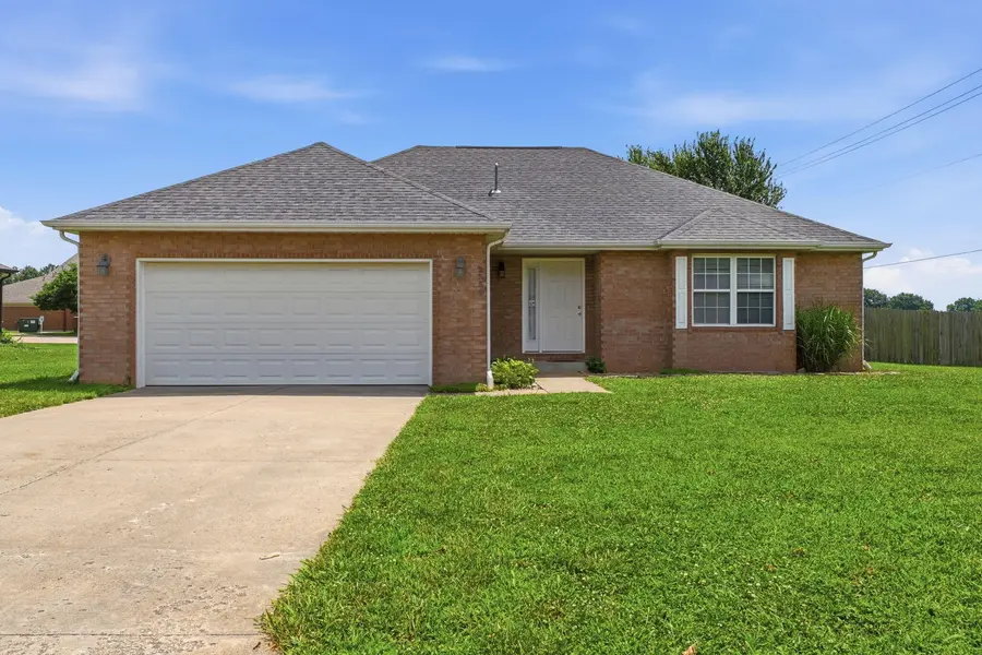 2550 S Hartford AVE, Bolivar, MO 65613