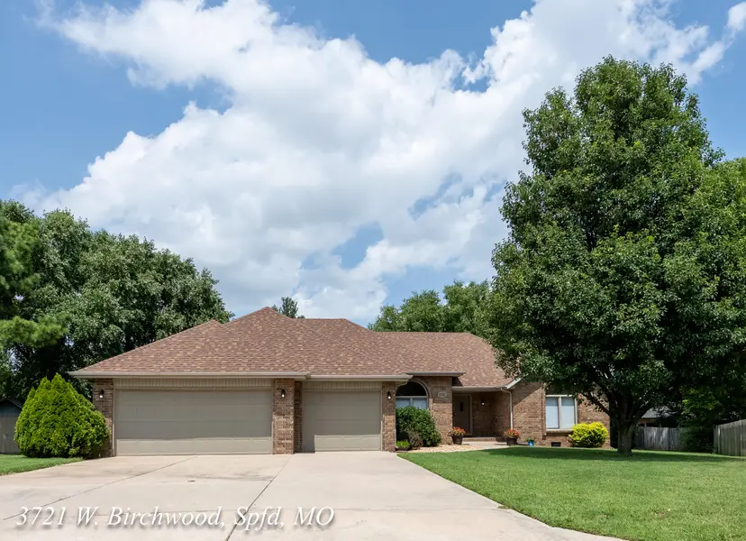 3721 W Birchwood CT, Springfield, MO 65807