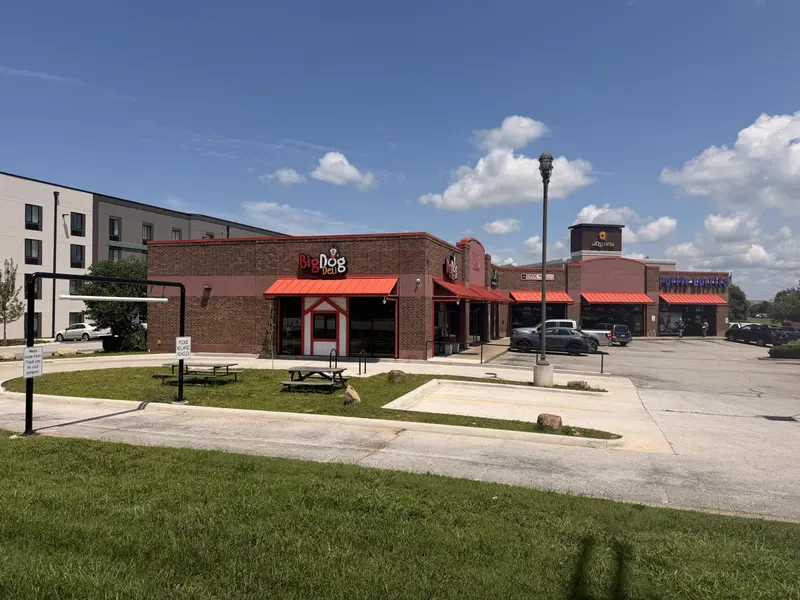 3459 W Kearney ST, Springfield, MO 65803