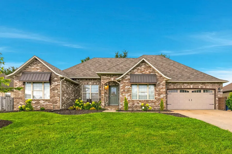 5606 N 11th AVE, Ozark, MO 65721
