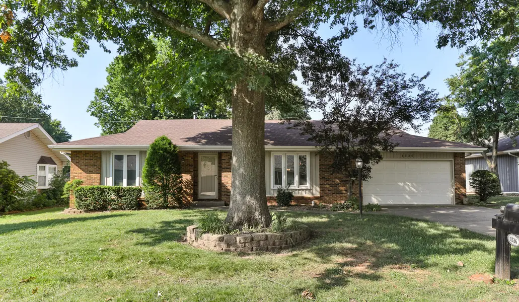 1536 E Hanover ST, Springfield, MO 65804