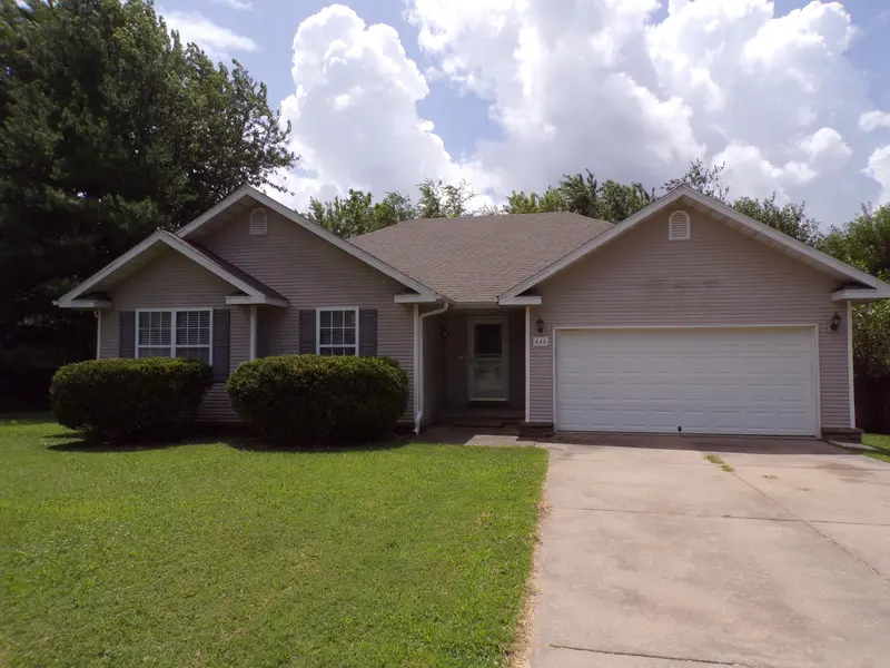 646 E Woodland ST, Republic, MO 65738