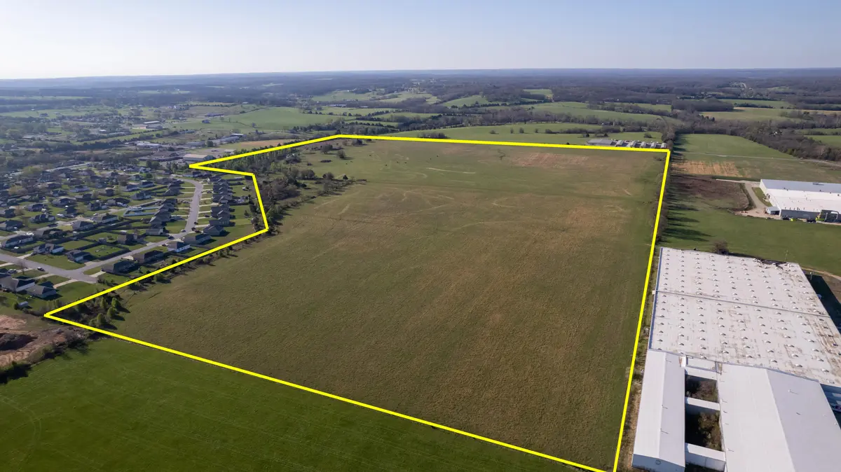 000 Commerce RD, Marshfield, MO 65706