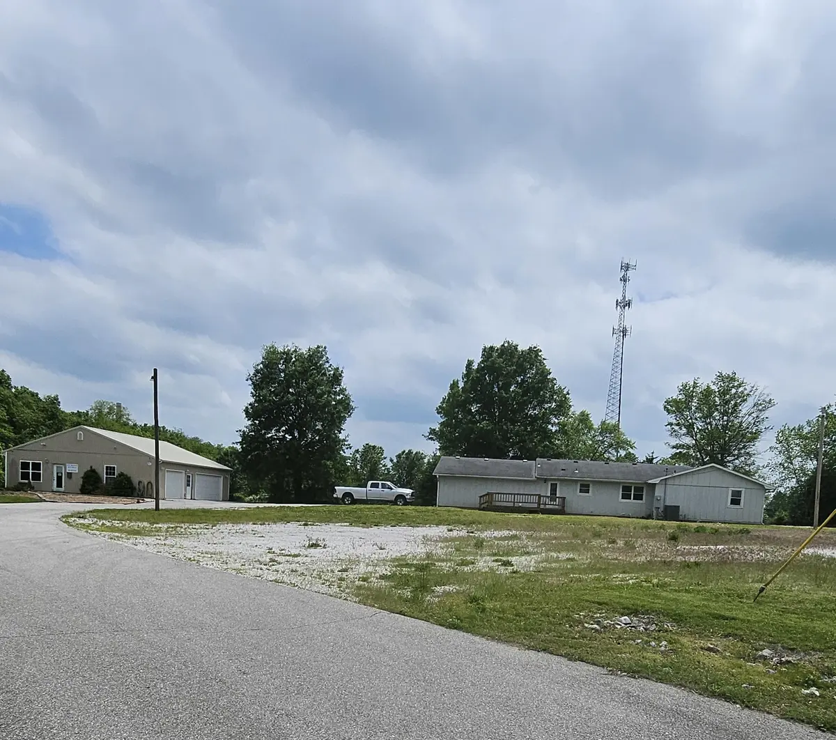 5194 W Sunshine, Springfield, MO 65802