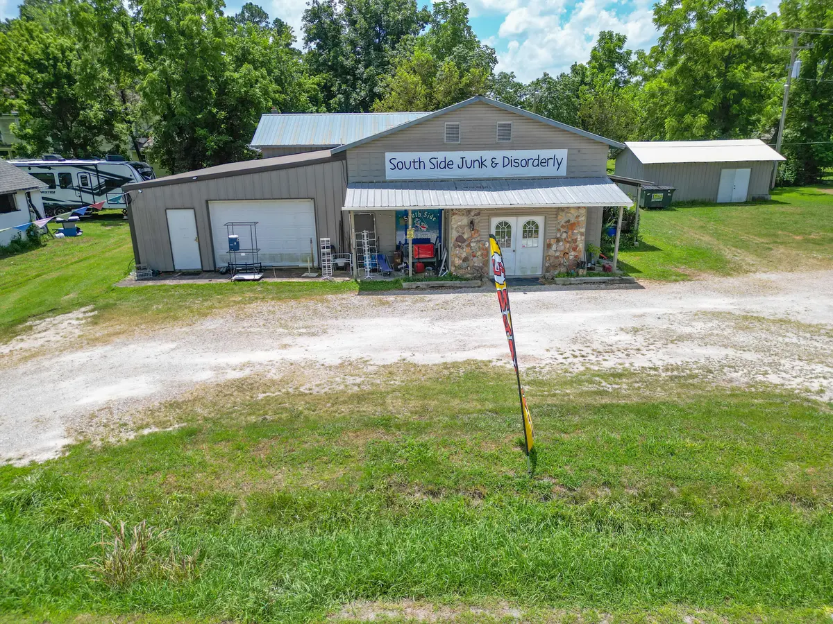 405 W Clouse ST, Mountain Grove, MO 65711