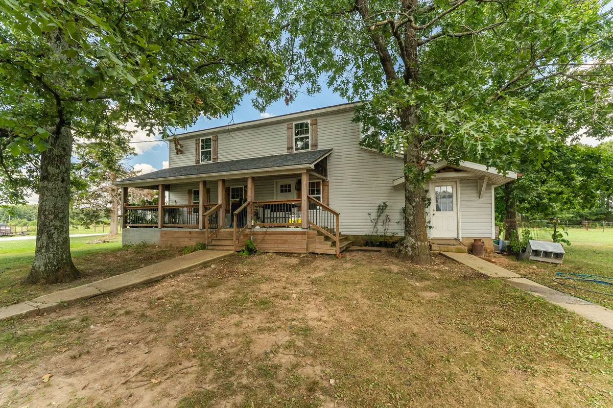 1311 W Clinton AVE, Seymour, MO 65746